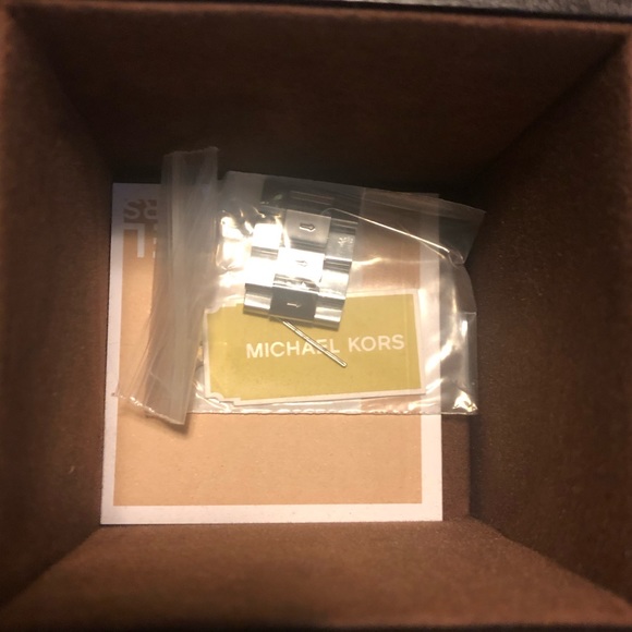 Michael Kors two tone ladies Watch - Picture 8 of 8